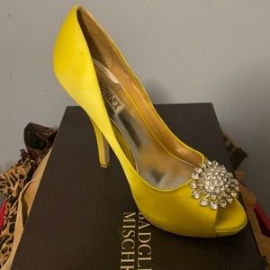 Wedding shoes worn 1 time for photos